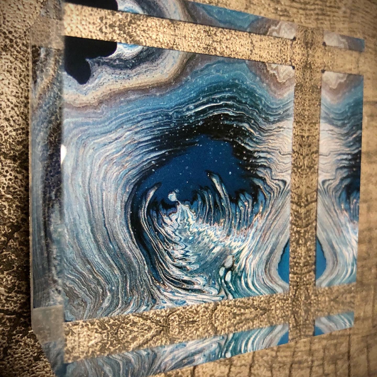 SCHUTZENGEL: Geschenkset bestehend aus Acrylblock mit dem Motiv ANGELWALK by RAVENWOODPouring incl. Geschenkkarte (Etsy)